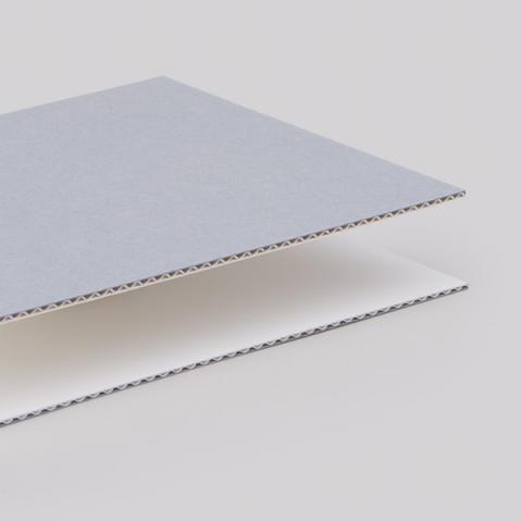 Archivwellpappe・matt・hellgrau/naturweiß 