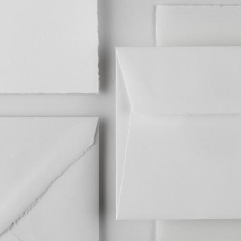 Bütten handgerissen・matt・weiß 