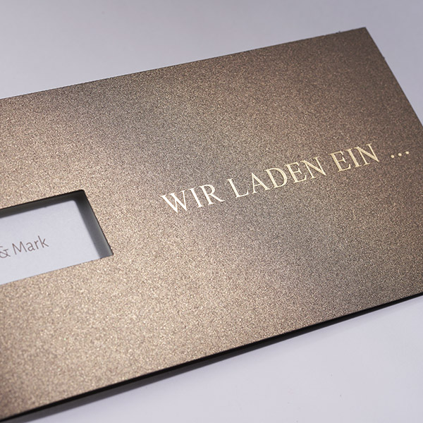 Elegance・braun-glänzend 